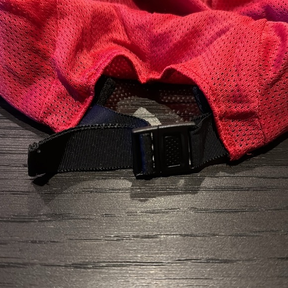 Road Runner Mesh Hat Unisex Adjustable One Size Red Black - Picture 2 of 4